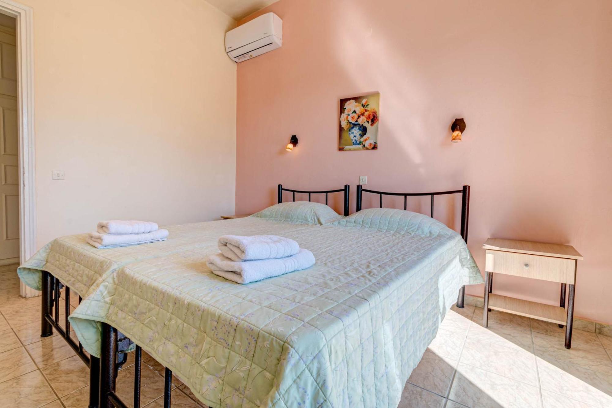 Hotel Ionian Arches à Gouviá Chambre photo