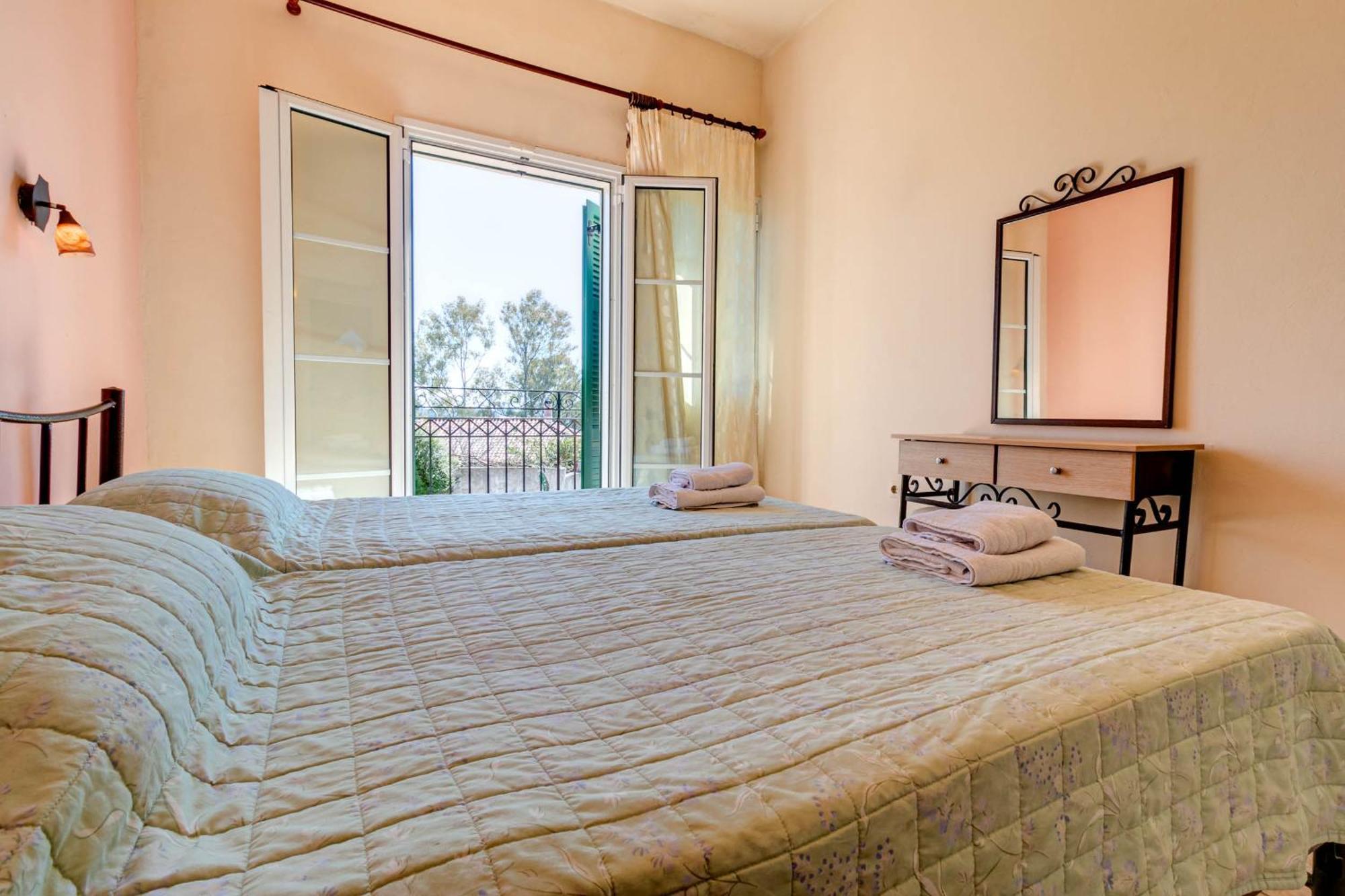 Hotel Ionian Arches à Gouviá Chambre photo