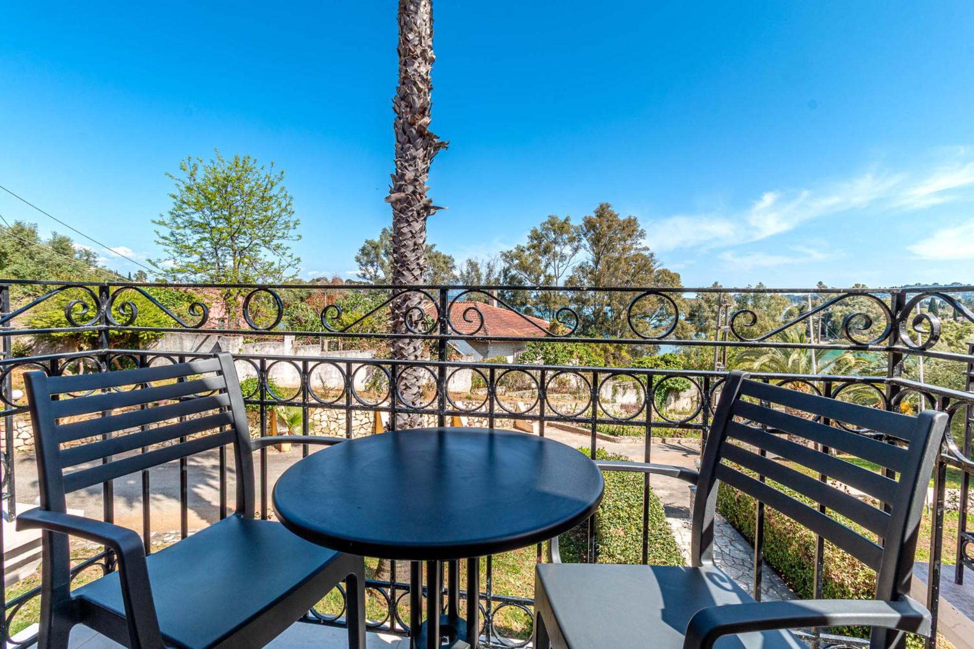 Hotel Ionian Arches à Gouviá Extérieur photo